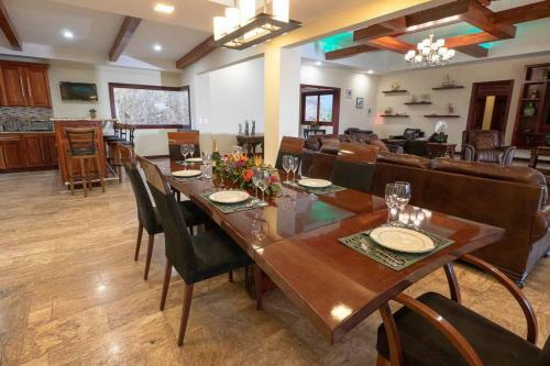 Villa Casa Amarillo Jaco Beach Costa Rica