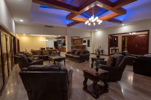 Villa Casa Amarillo Jaco Beach Costa Rica