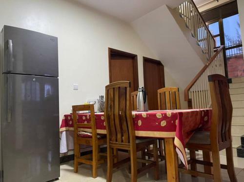 Hostal Room In House - Nshuti Spacious Quiet Rm For Short Long-term
