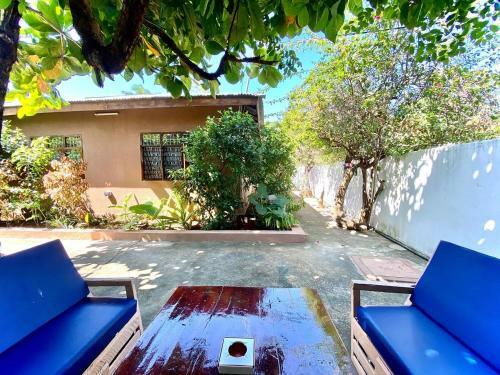 Hostal Villa Orchid Beach Guest House