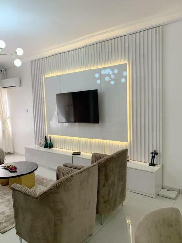 Lovely 2 Bedroom Apartment