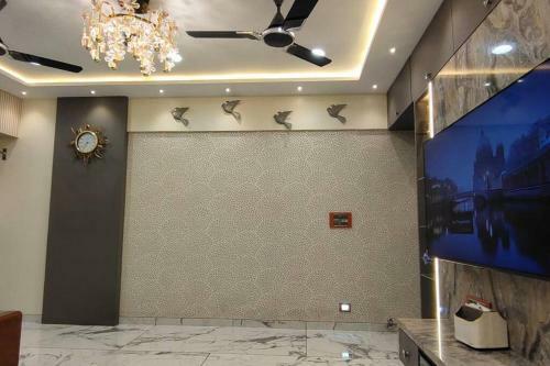 City Homes Crystal Apartment
