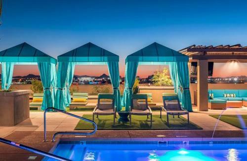 Apartamento New! Rooftop Pool With Mountain Views+king Beds