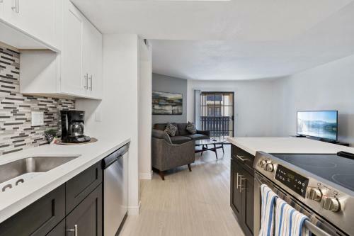 Stay Gia--newly Renovated 2br Apartment--pool