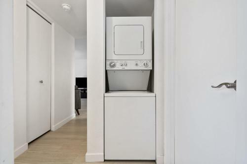 Stay Gia--newly Renovated 2br Apartment--pool