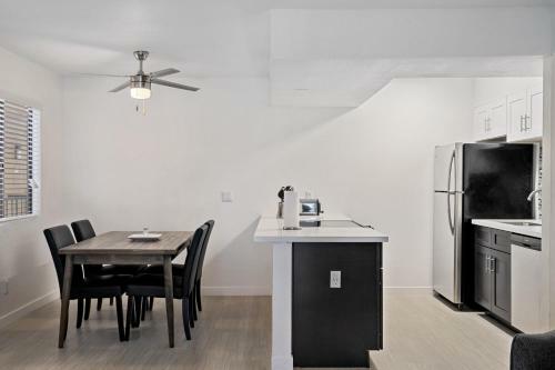 Stay Gia--newly Renovated 2br Apartment--pool