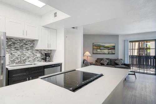 Stay Gia--newly Renovated 2br Apartment--pool