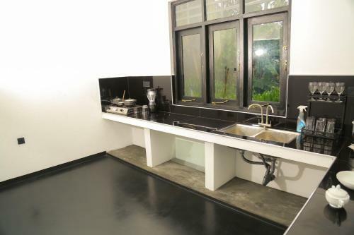 Hostal Black And White Unakuruwa