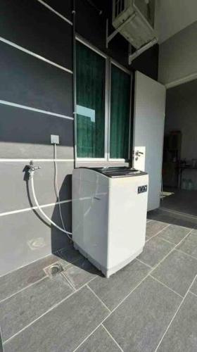 Fully AC Home & 4 -bedroom With Free Parking.
