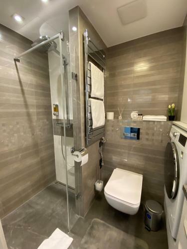 Noir Silvery Apartman