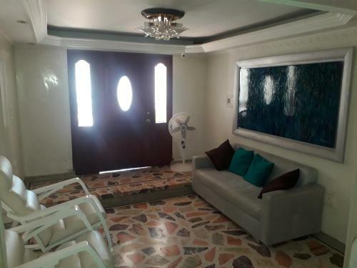 Casa Grande Totalmente Amoblada En Zona C�ntrica