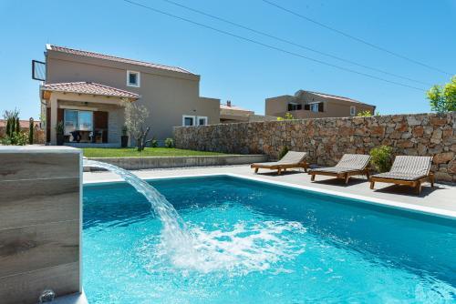 Luxury Villa With Pool,jacuzzi And Sauna/04