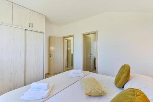 Luxury Villa With Pool,jacuzzi And Sauna/04
