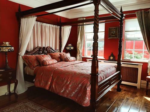 Riverside Lodge B&B