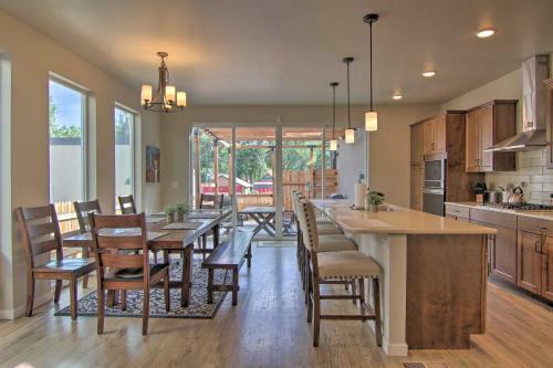 Upscale And Modern Colorado Springs Townhome!