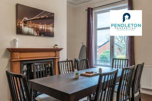 Spacious 4 Bedrooms/3 Bathroom Home In Chorley