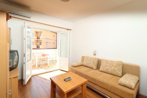 Apartments Maslina Palit