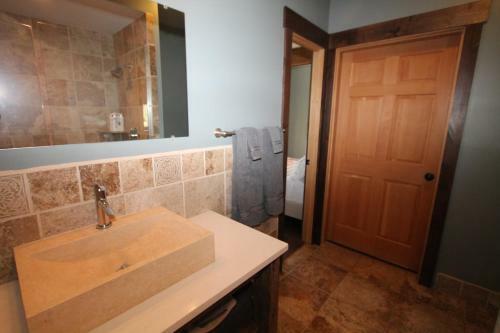 Whetstone Wonder Amazing Views Large Deck Hot Tub Pet Friendly Shuttle
