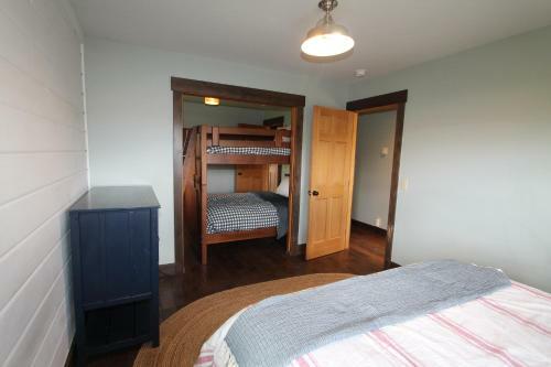 Whetstone Wonder Amazing Views Large Deck Hot Tub Pet Friendly Shuttle