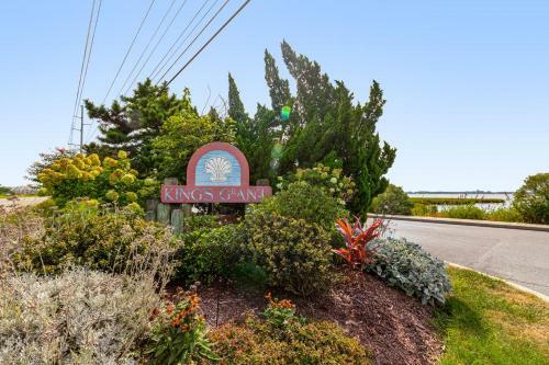 Kings Grant --- 40084 Grant Drive, Unit 72
