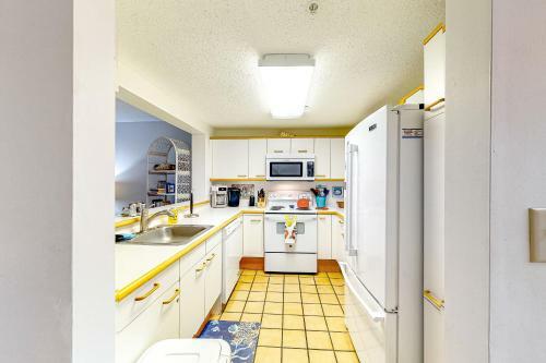 Kings Grant --- 40084 Grant Drive, Unit 72