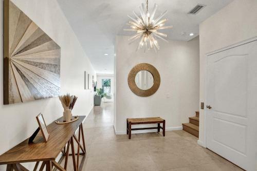 Luxury! 4bed Private Pool Deck! 1,7mi To Beach Townhouse