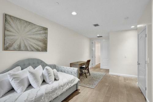 Luxury! 4bed Private Pool Deck! 1,7mi To Beach Townhouse