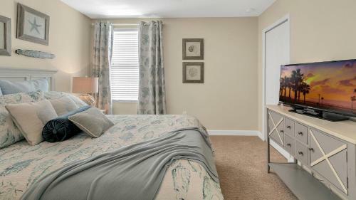 Dream Escape Large Home Located In Champion Gates