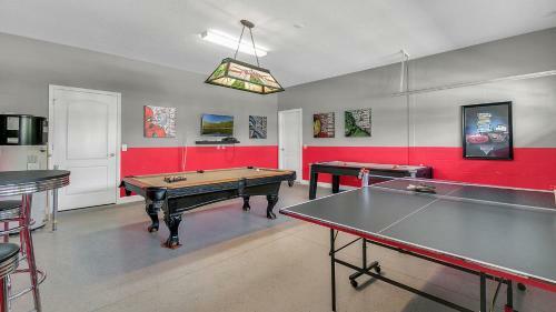 Dream Escape Large Home Located In Champion Gates