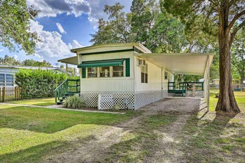 Cozy Zephyrhills Home With Large Yard And Deck!