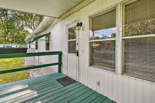 Cozy Zephyrhills Home With Large Yard And Deck!