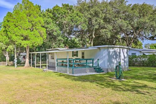 Cozy Zephyrhills Home With Large Yard And Deck!
