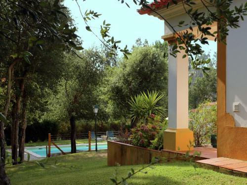Luxurious Villa In Caldas Da Rainha With Swimming Pool