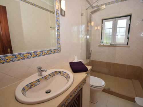 Luxurious Villa In Caldas Da Rainha With Swimming Pool