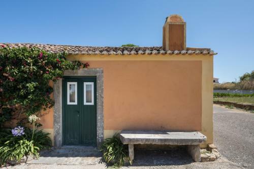 Stylish Guesthouse With Pool In Natural Park