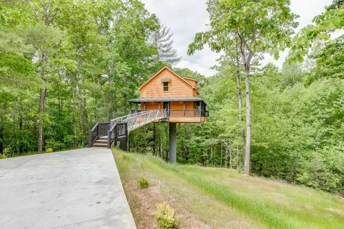 Villa Gold Peak Treehouse Near Helen, Georgia