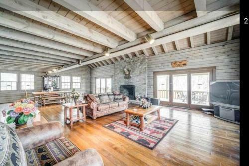 Windsong At Carte's Cabin
