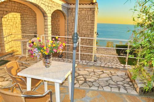 Studio Apartments Maria With Pool And Amazing View - Agios Gordios Beach