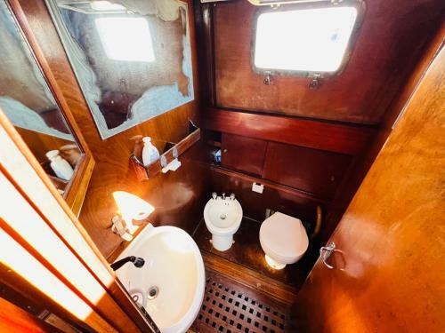 Caliria Wooden Boat