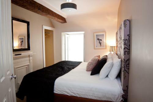 Hostal 7 Cross Street Boutique Townhouse