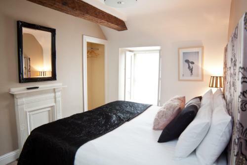 Hostal 7 Cross Street Boutique Townhouse