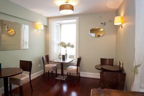 Hostal 7 Cross Street Boutique Townhouse