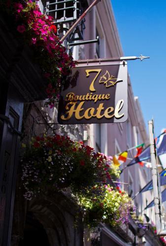 Hostal 7 Cross Street Boutique Townhouse