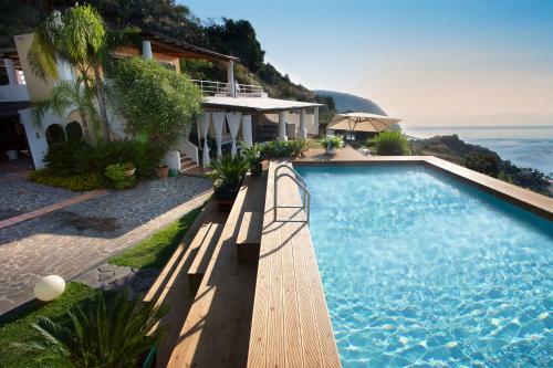 Stunning, Elegant Villa In Lipari With Pool