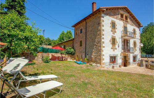 Nice Home In B�rcena De Ebro With Wifi And 4 Bedrooms