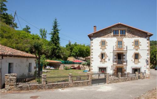 Nice Home In B�rcena De Ebro With Wifi And 4 Bedrooms