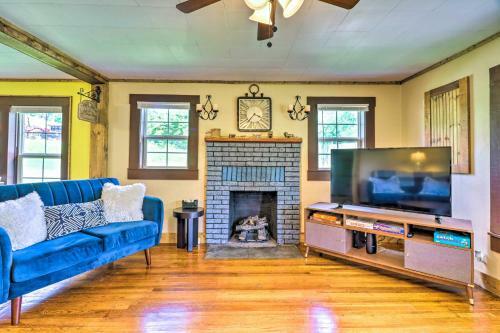 Charming Cottage Less Than 15 Mi To Downtown Asheville!