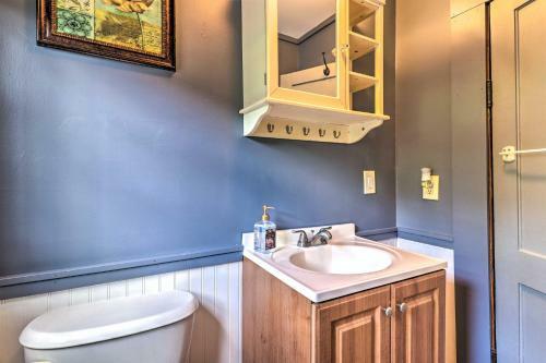 Charming Cottage Less Than 15 Mi To Downtown Asheville!