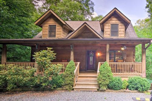 Charming Mtn Cabin 2 Mi From Downtown Boone!