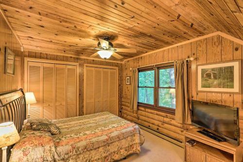 Serene Brevard Cabin About 7 Mi To State Forest!